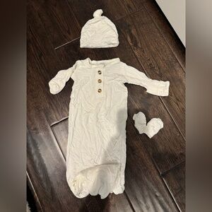 Cream Baby Gown with Knot Hat and Mittens